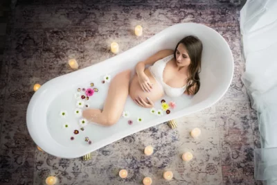 Séance grossesse bain de lait à Draguignan