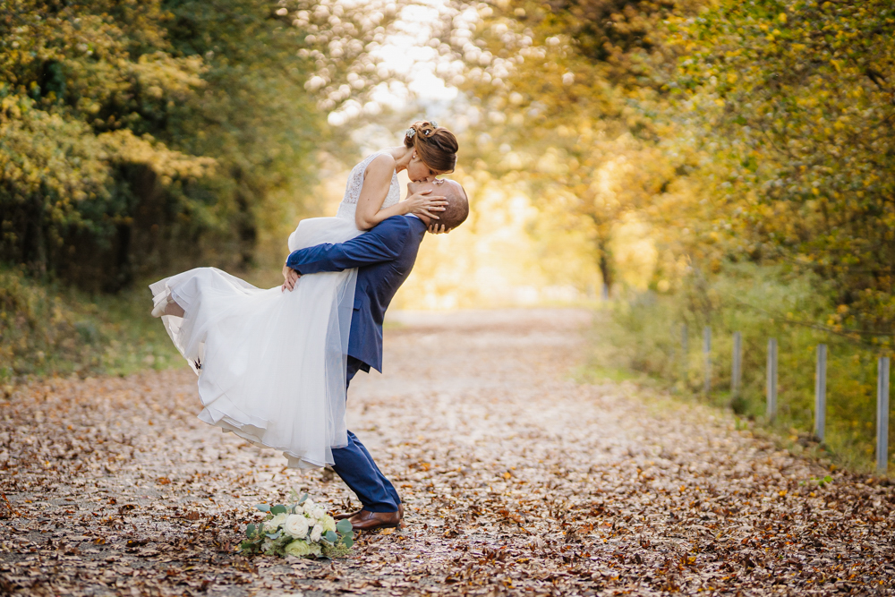 Pour leur mariage un couple pose à Draguignan