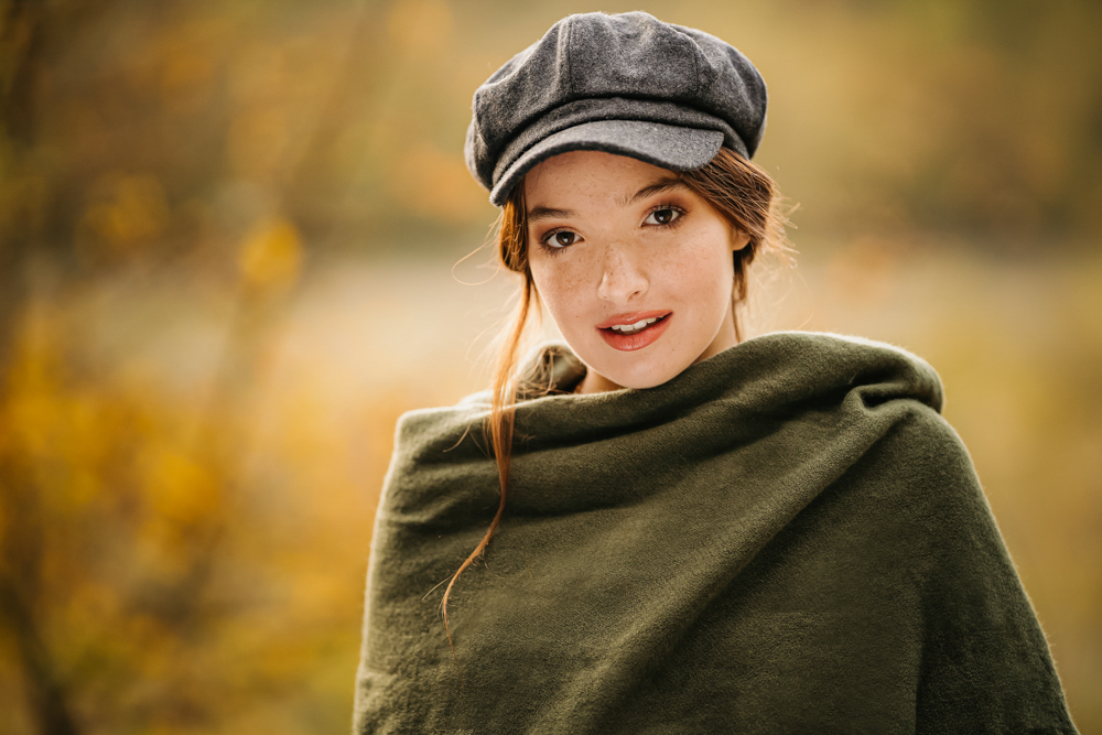 Jolie modèle photo pose pour un shooting photo à Draguignan