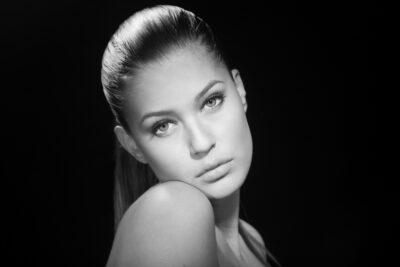 Portrait de femme façon harcourt à Draguignan